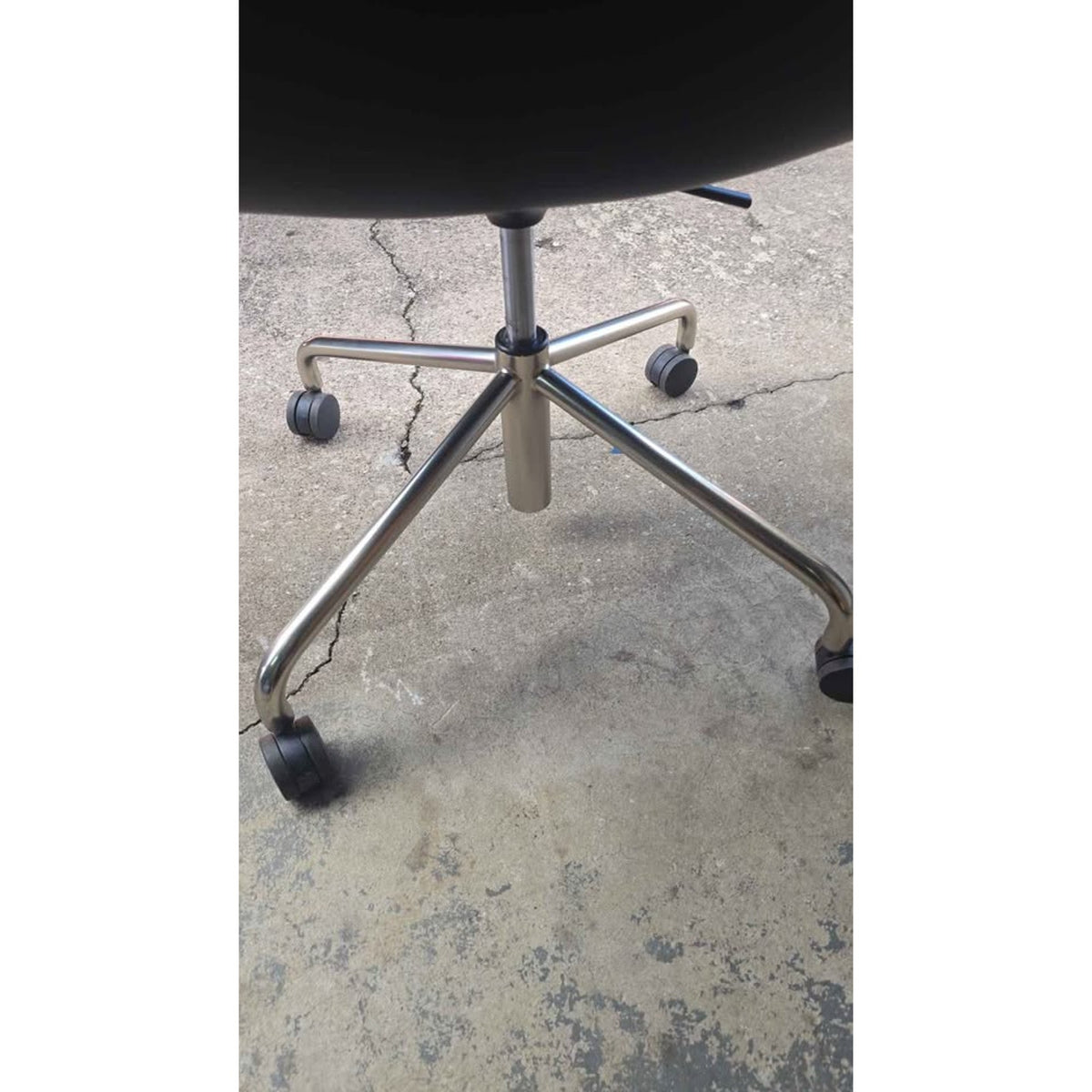 Poppin Meredith Meeting Chair - Mid Back Office Chair