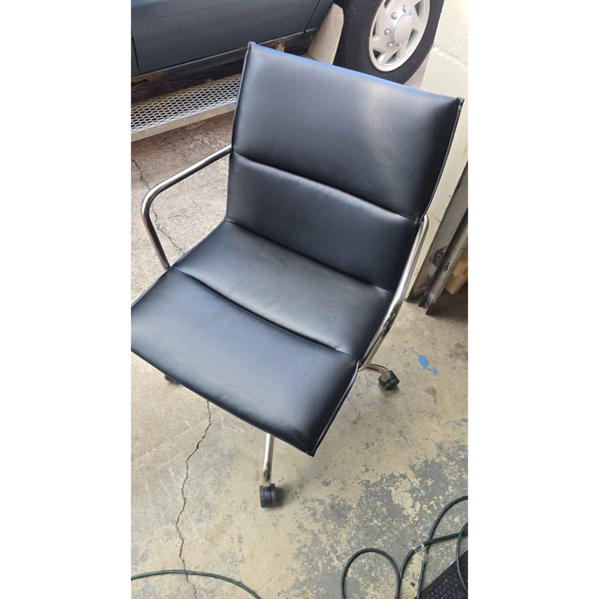 Poppin Meredith Meeting Chair - Mid Back Office Chair
