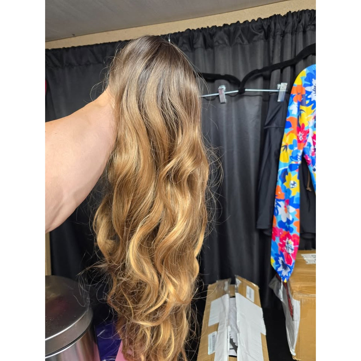 NAYOO Long Honey Blonde Wavy Wig for Women 26 Inch Middle Part Curly Wavy