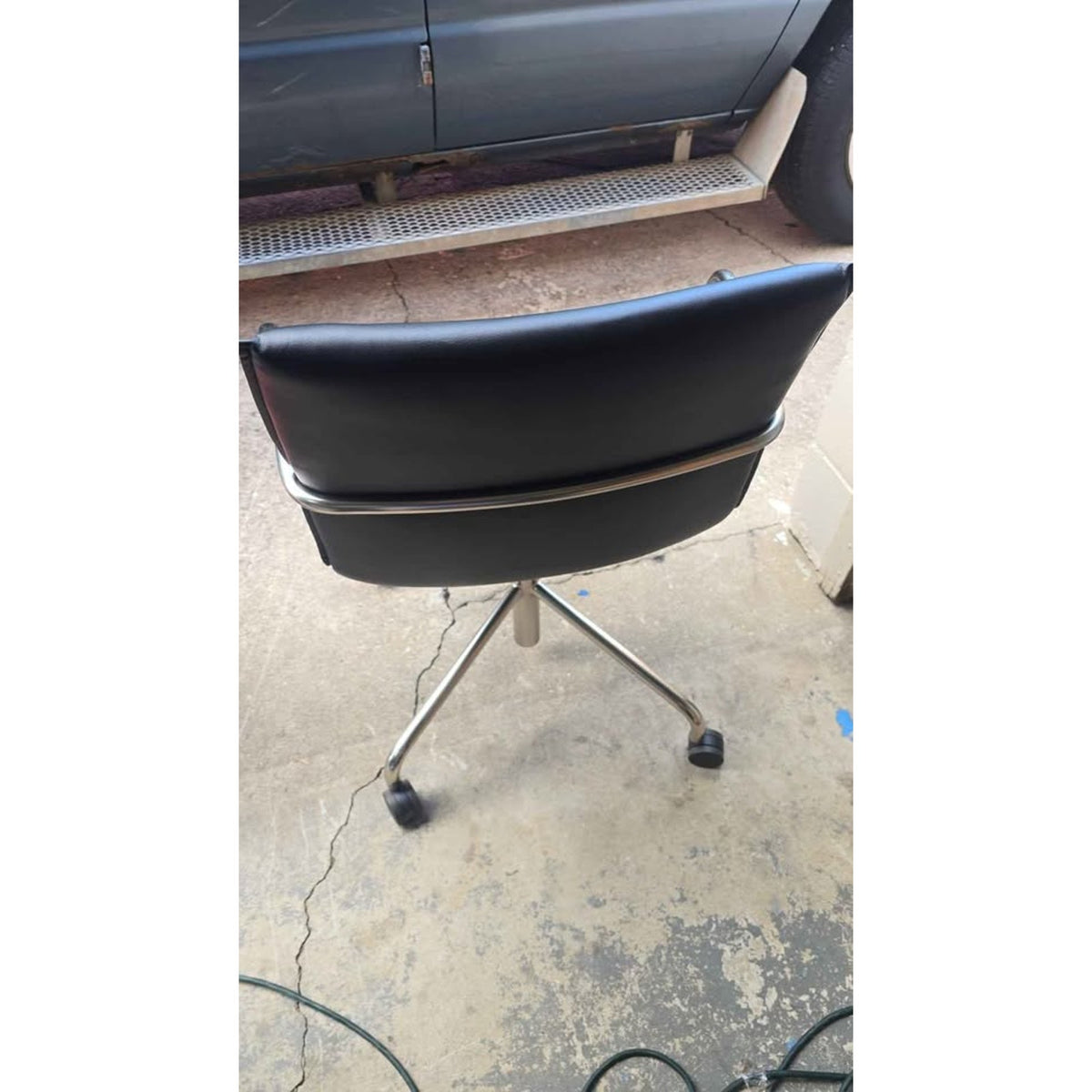 Poppin Meredith Meeting Chair - Mid Back Office Chair